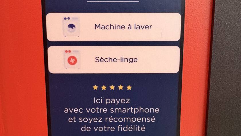 Les avantages d’une laverie connectée avec programme fidélité